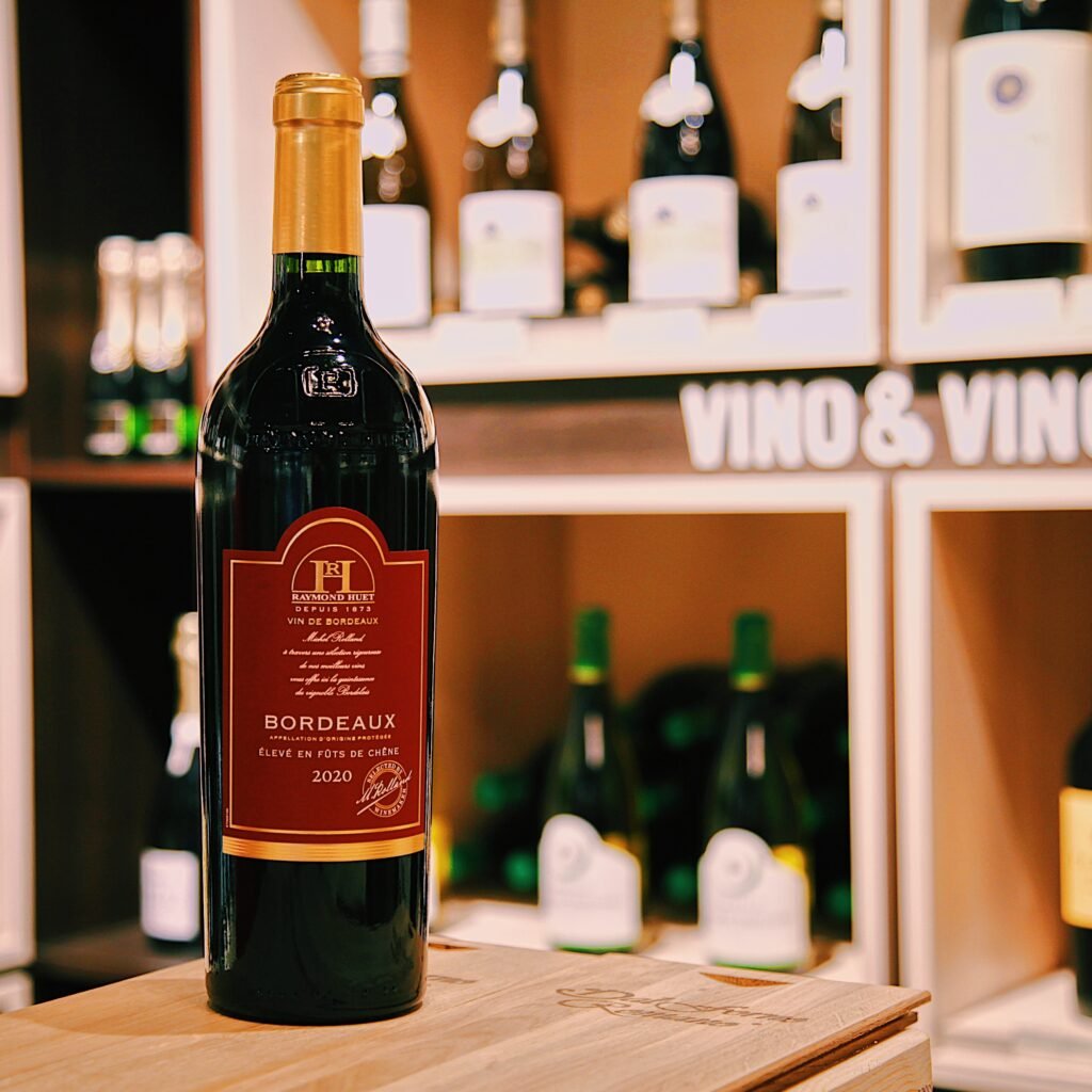 Raymond Huet  – Bordeaux Red